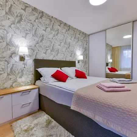 Apartament Sloneczny Platany Колобжег